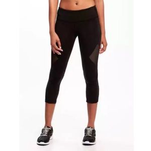 Old Navy mesh panel Capri leggings